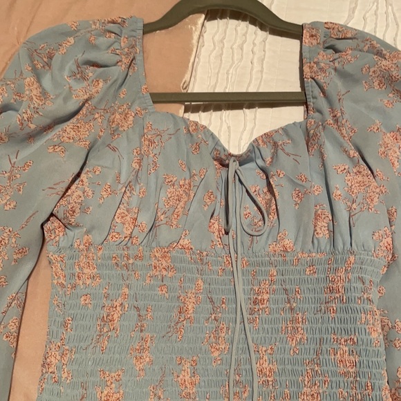 Beautiful Dress - Picture 2 of 6